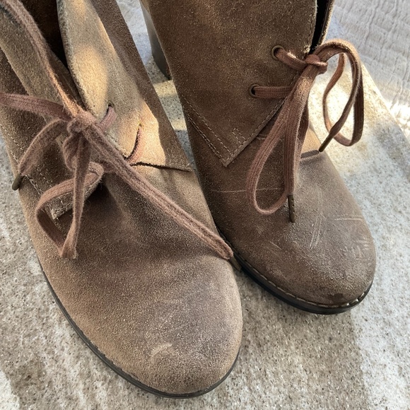 Indigo by Clarks Suede Lace Up Booties Khaki Size 9 - Picture 6 of 7